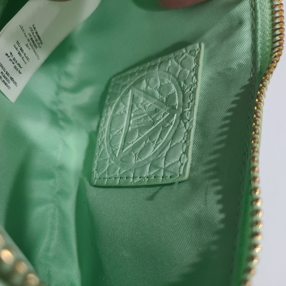 NWOT Missguided Mint Green Croc-Embossed Bag with Gold Chain - Picture 5 of 7